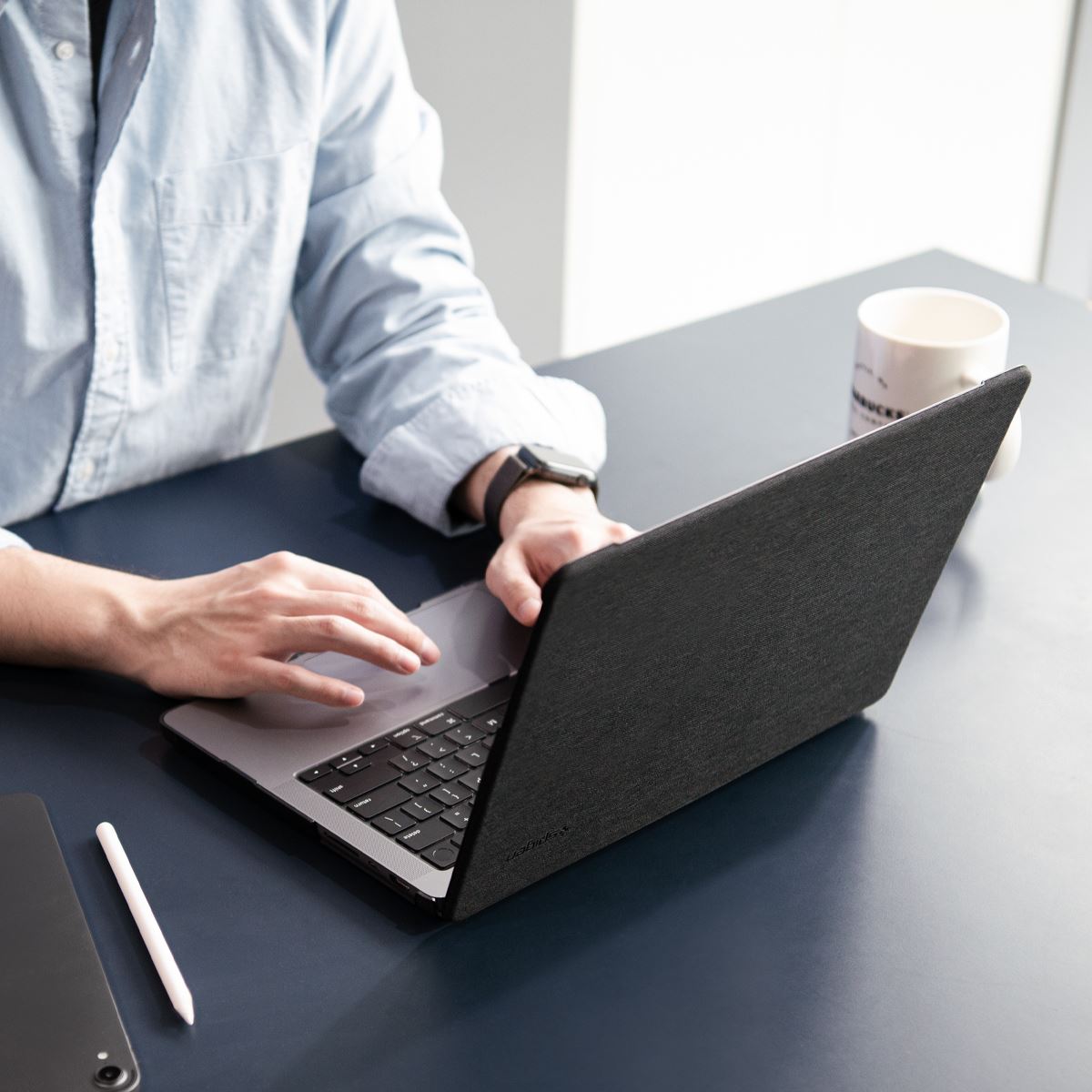 Spigen Urban Fit, heather gray - MacBook Pro 14" M5 2025/M4 2024/M3 2023/M2 2023/M1 2021 (20)